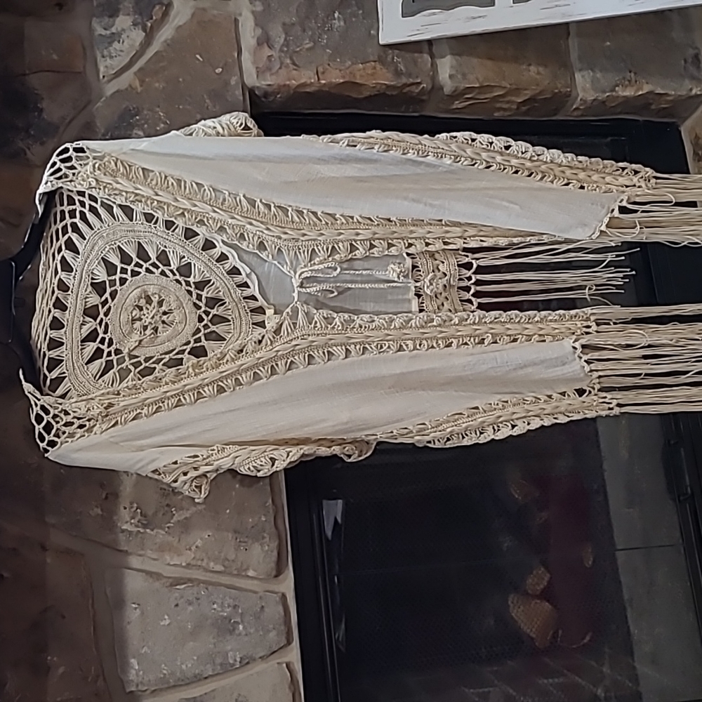 GUC Kori America Crochet Wrap M/L